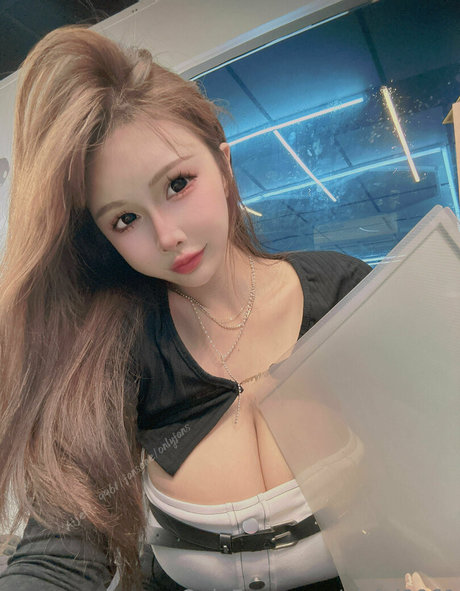 chicks with dicks onlyfans free naked archive