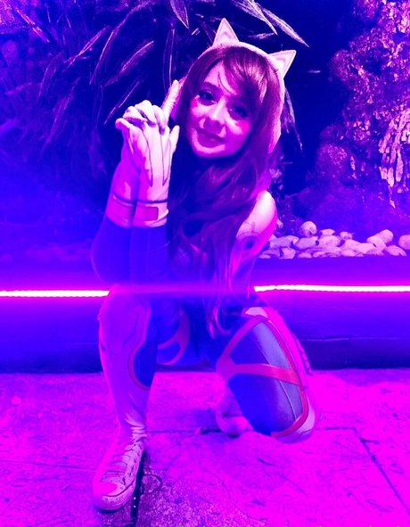 Jezz Angeles nude model pics