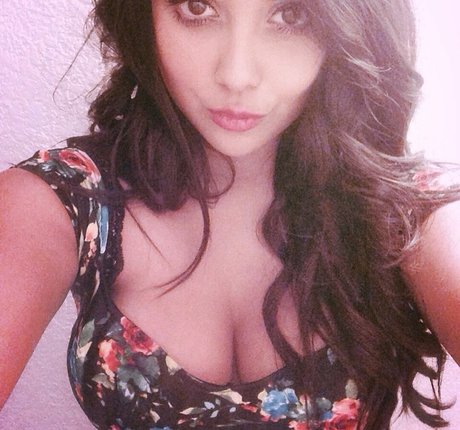 Jezz Angeles porn model photos