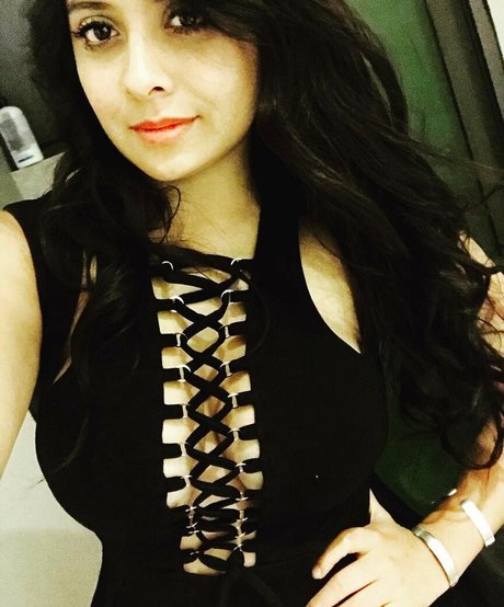 Jezz Angeles nude pornstar images