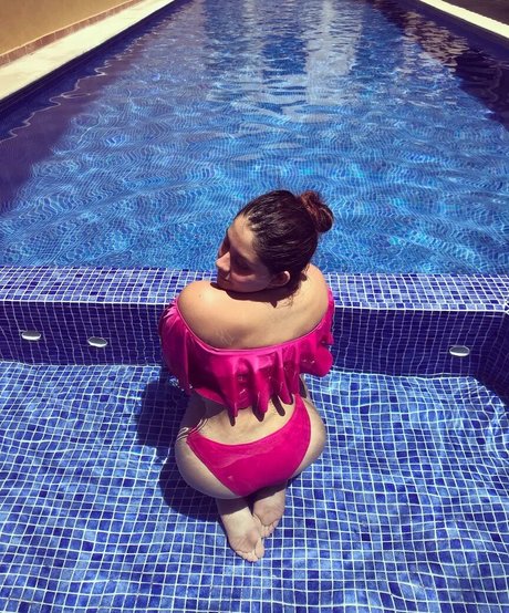 Jezz Angeles porn model pictures