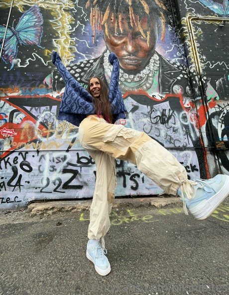 bikinibites pretty pornstar pic