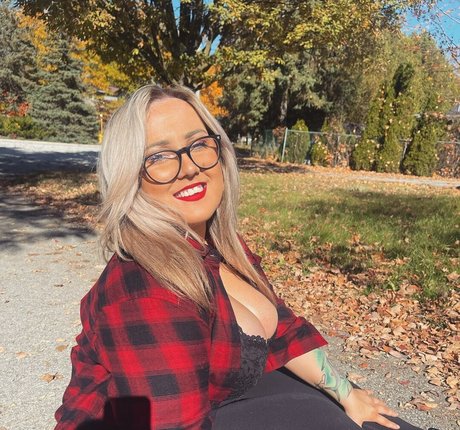 Lilly Alcorn star hd pics