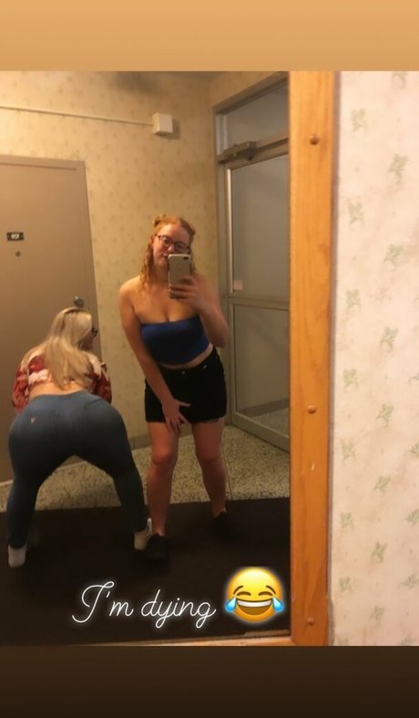 Lilly Alcorn star naked picture