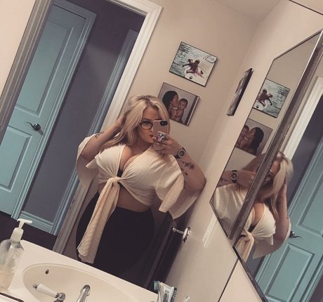 Lilly Alcorn nude pornstar photo