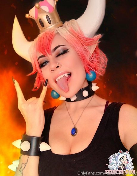 FeliciaVox model pornographic gallery