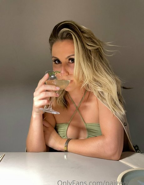 Paige Owens model erotic img