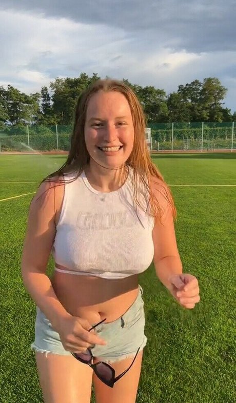 Kaja Mood naked star pic