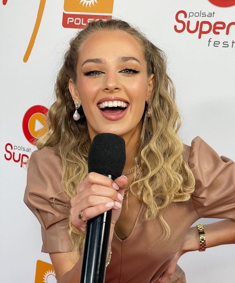 Wiktoria Gasiewska pretty star pics