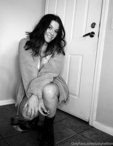 babyhellion sexy model pic