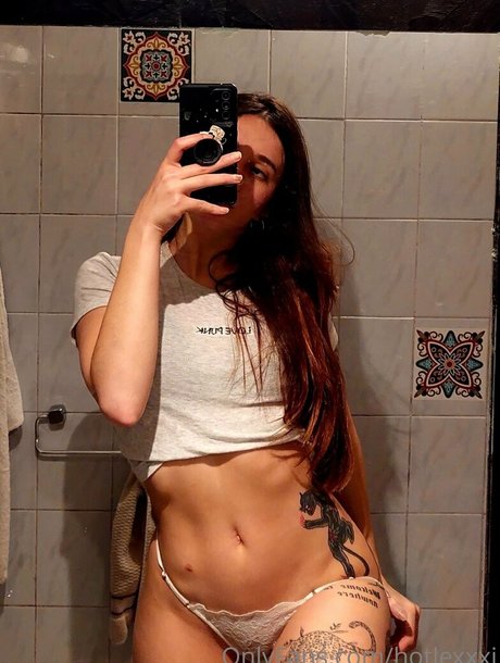 hotlexxxi hot star pics