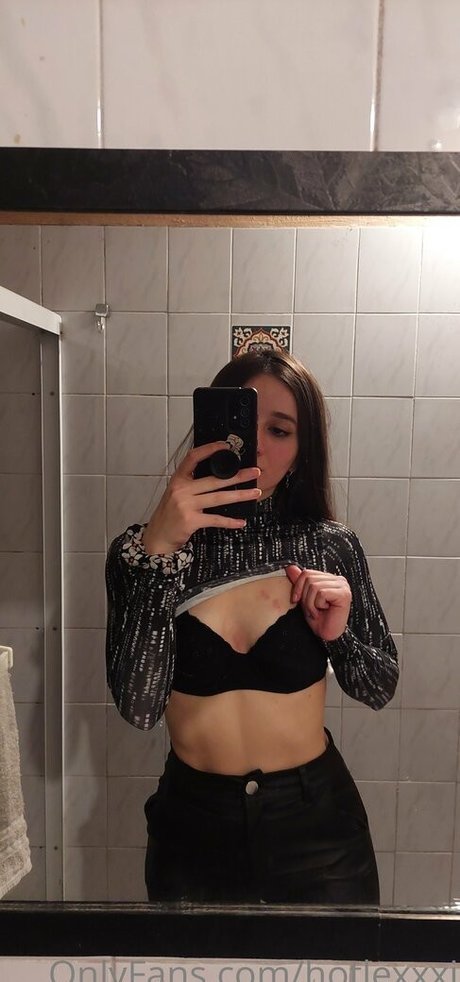 hotlexxxi nude actress pics