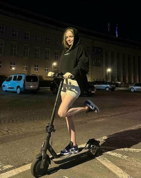 valerieflor hot actress photos