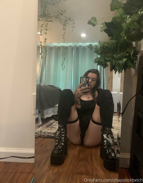 curly hair teen onlyfans naked image