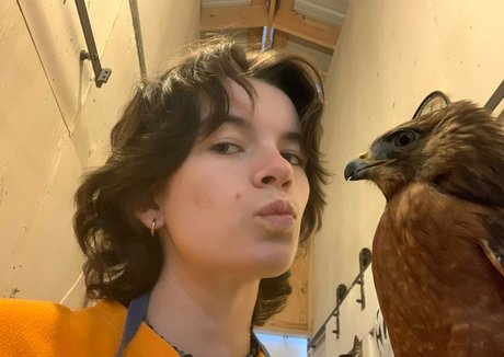 chapstickbxtch erotic model pic