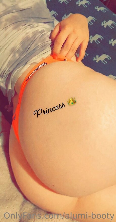 alumi booty hot star photos