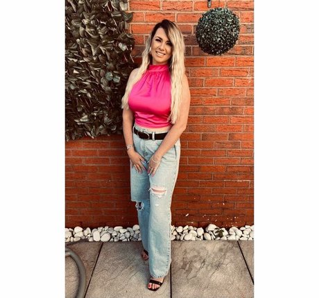 Lauren H pornstar pretty img