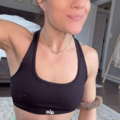 WomenMMA porn model picture