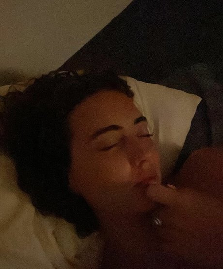 Ondine Mirosch hd pornstar pic