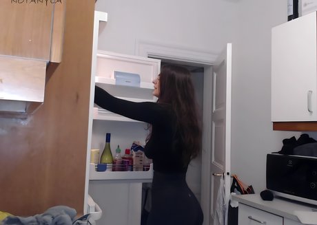 Notanyla model adult photo