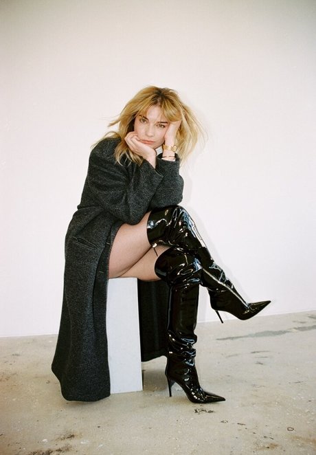 Annie Murphy beautiful pornstar archive