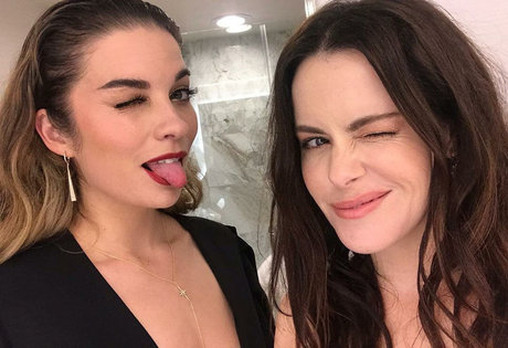 Annie Murphy perfect model archive