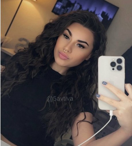 Savtiva star sexy gallery