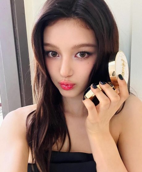 Danielle Marsh star adult images