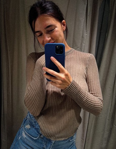 asian brunette onlyfans sexy nudes photo