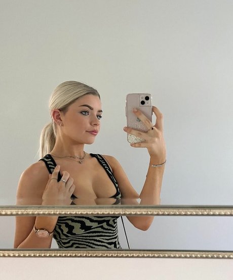 Naomi grace Robinson nudes star photos