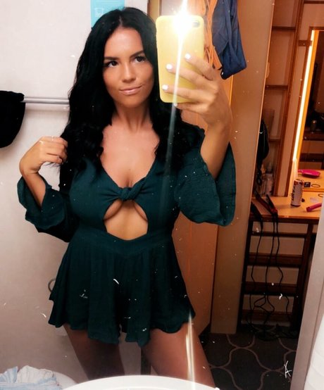 Taylor Horner star top photos