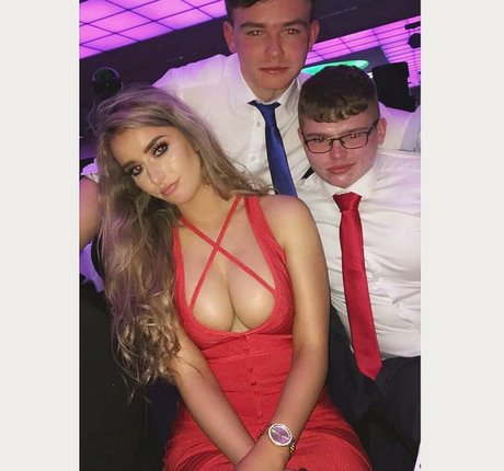 Erin Lally model exclusive img