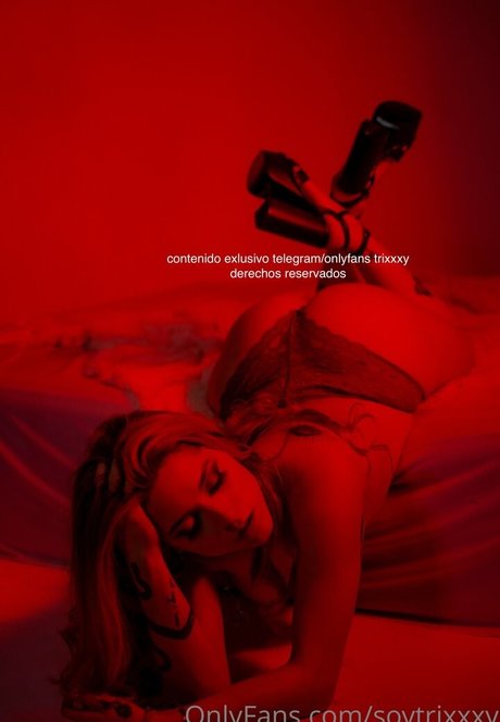 Trixxxy Soytrixxxy beautiful model photo