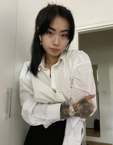 asianiina pornstar xxx image