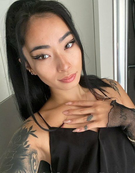 asianiina pornstar best pic