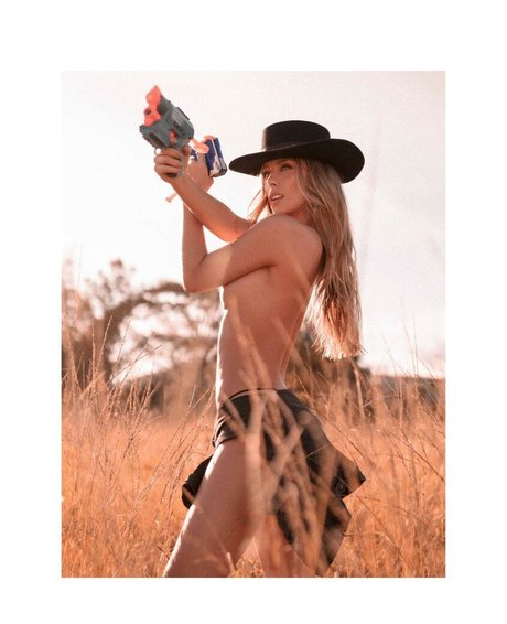 Aura Valderrama free pornstar images