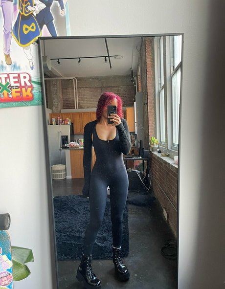 milasapothecary exclusive model pics