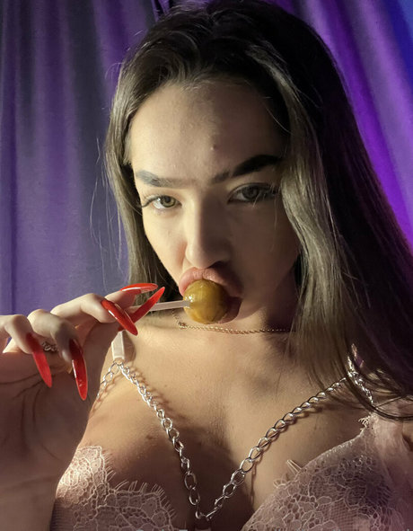 julia diamond model nude picture