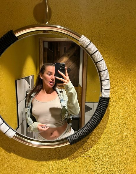 irishallure xxx model image