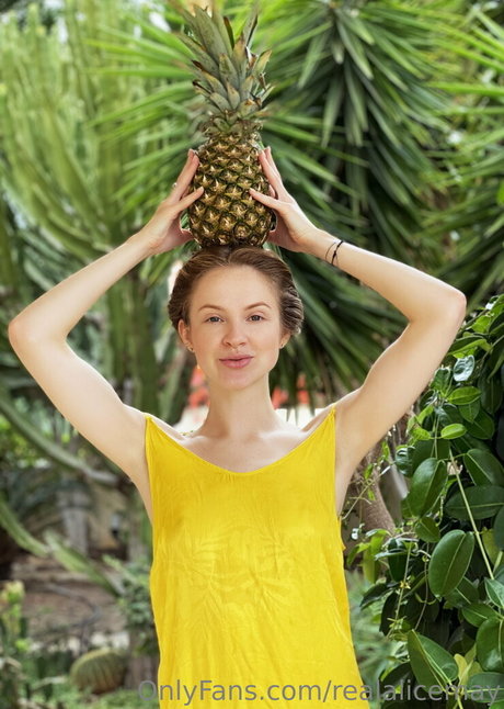 dripping wet pussy onlyfans naked gallery