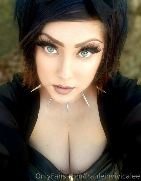 frauleinvivicalee model gallery