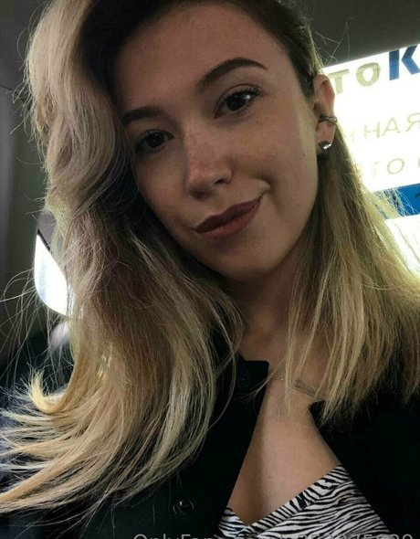 emilly xo Profile Pic