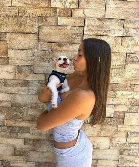 Elyssa Williams model nude images