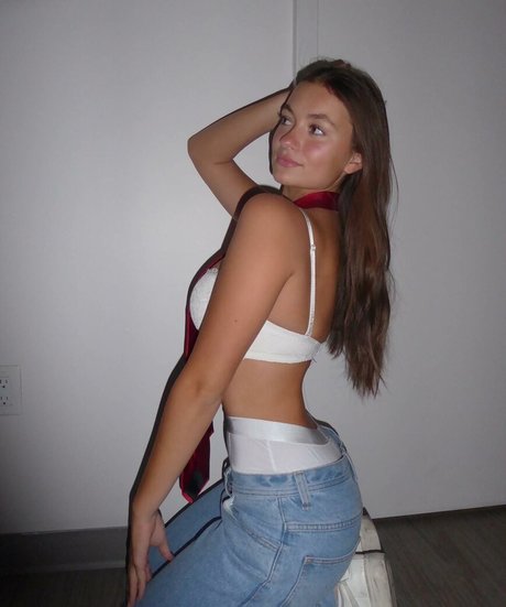 Elyssa Williams star best photos