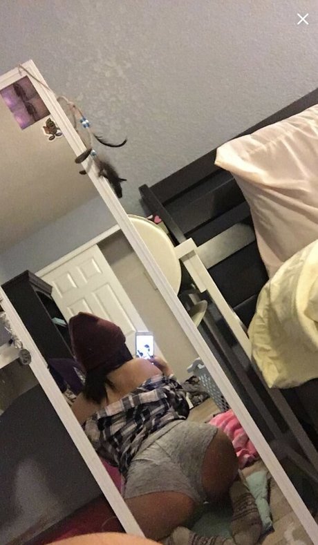 Vy Tran erotic pornstar picture