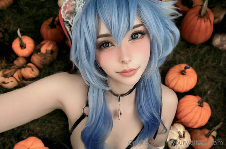 Kamkam star nude photo