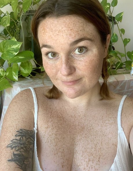 Freckled Baby hd actress pictures