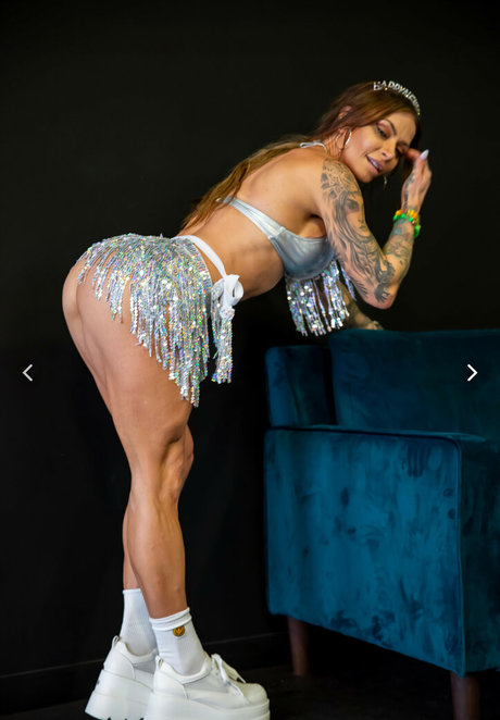 Ashley Horner star art pic