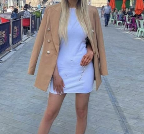 Faylee Oxenham model nudes images