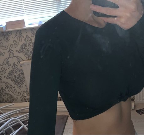 Faylee Oxenham model nude pic